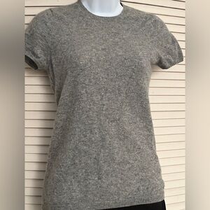 Uniqlo Cashmere Heather Gray Women's Short Sleeve Sweater Crew Neck 30” bust